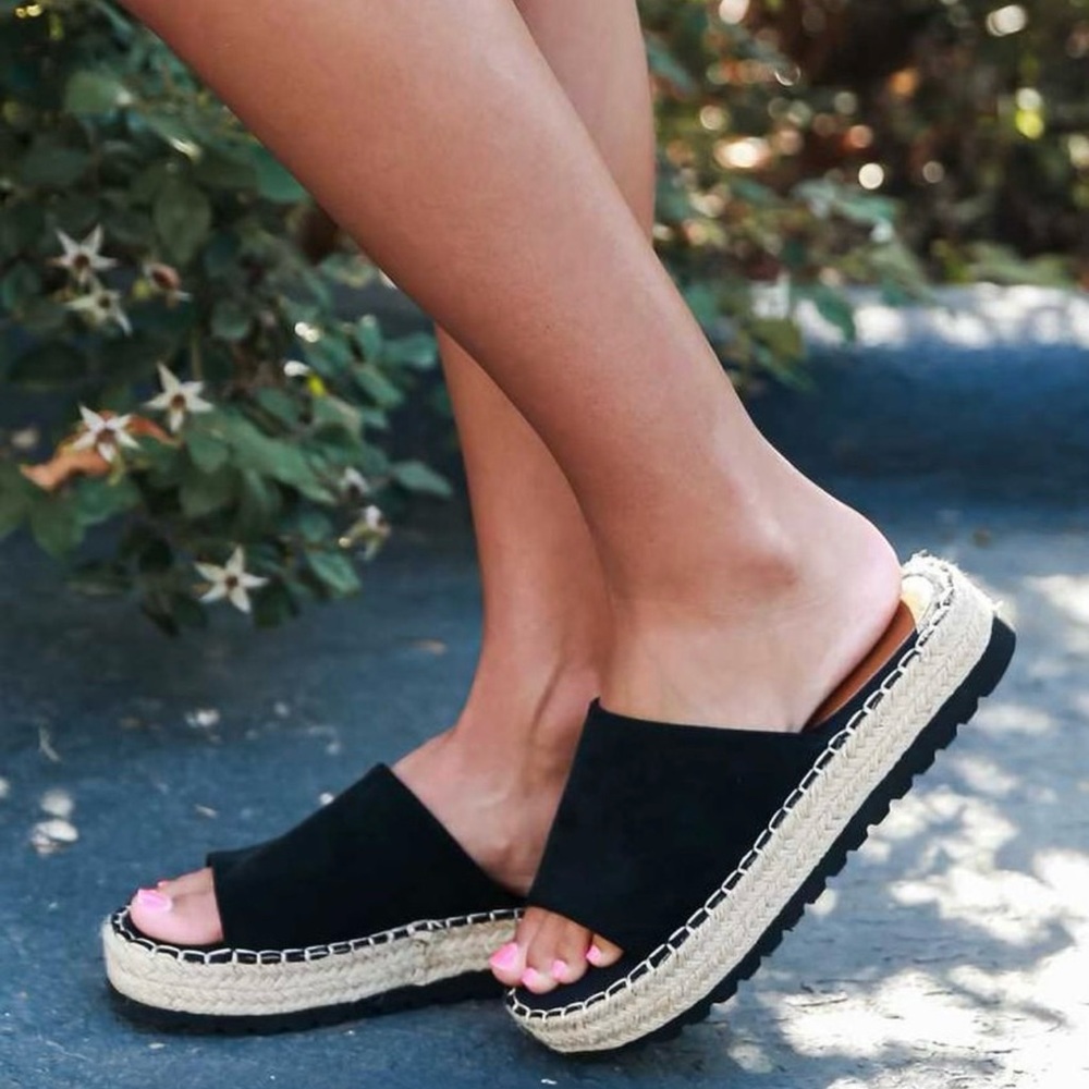 HP✨Black Espadrille Sandal Sz11 2Left